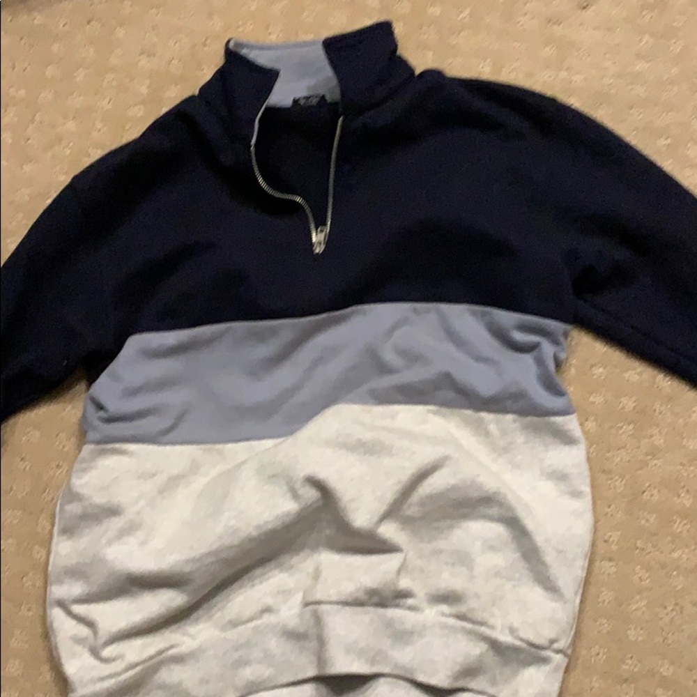brandy melville three quarter zip l